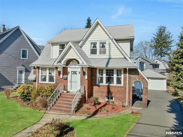 786 S Maple Ave, Glen Rock, NJ 07452