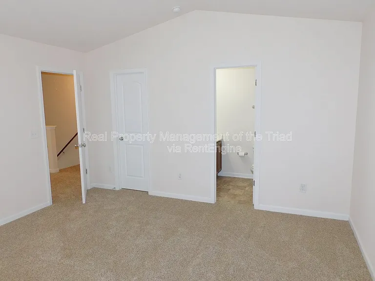 415 Hidden Brook Ln — Photo 10