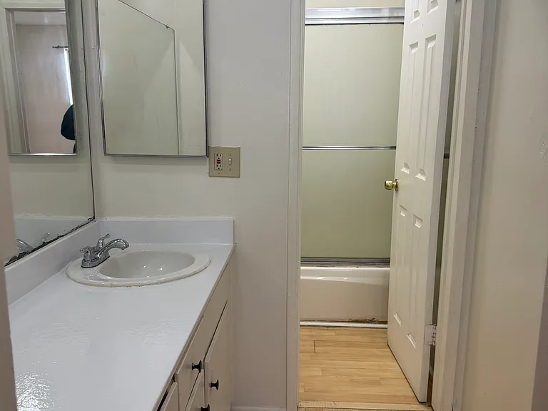 1025 N Mariposa Ave #8 — Photo 13