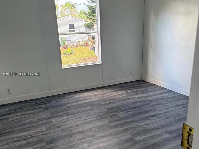 100 NE 6th Ave #504 — Photo 4