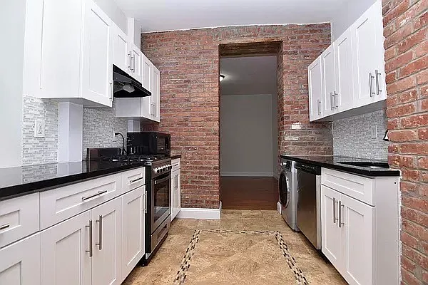 Rented by Bohemia Realty Group | media 11