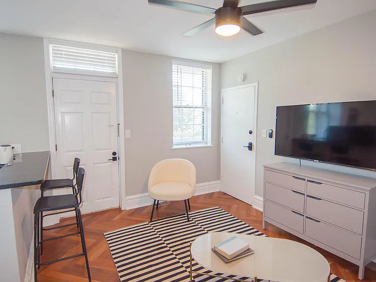 1901 Park Ave #3R — Photo 6