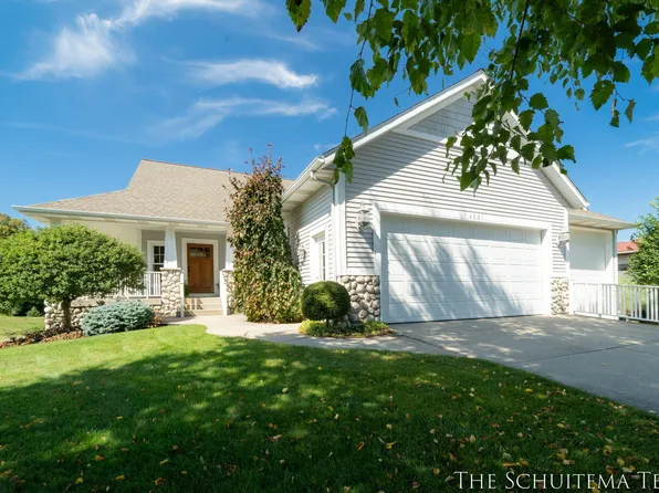 4591 Stable Dr, Hudsonville, MI 49426