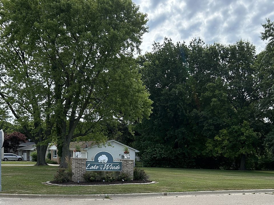 LAKE OF THE WOODS SUBDIVISION WITH LAKE PRIVILEGES.