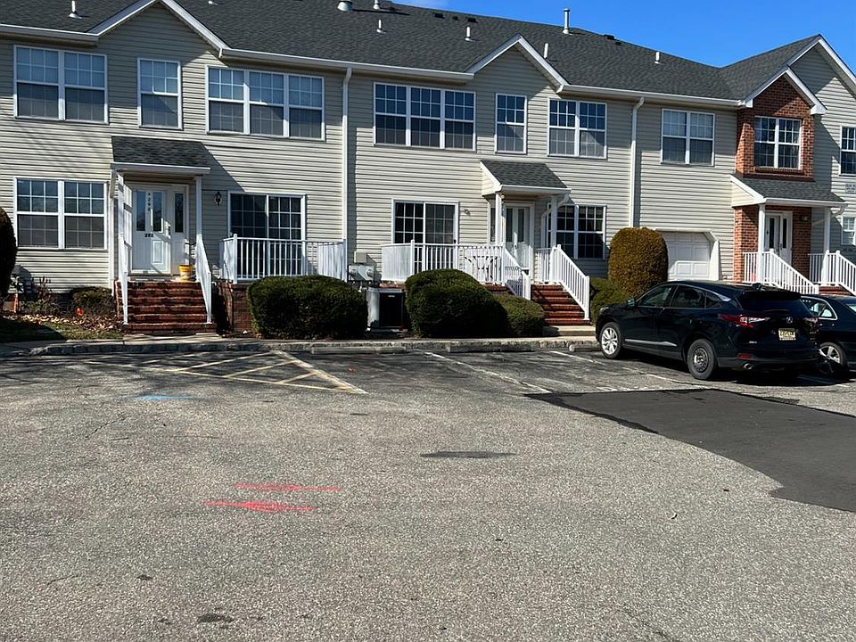 2nd image of 292 Vasser Dr Unit 292