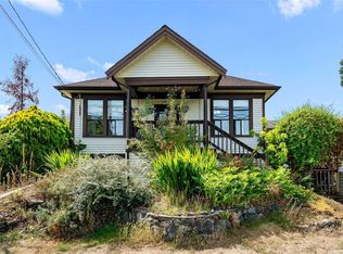 1439 Haultain St, Victoria, BC V8R2J8