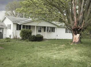 7785 Vicki Ln, Baldwinsville, NY 13027