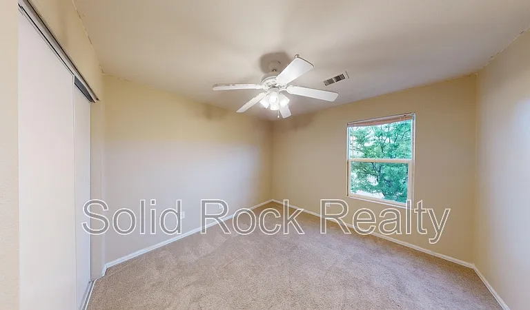 4960 Universal Hts — Photo 12