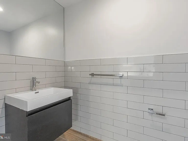 512 E Girard Ave #103 — Photo 7