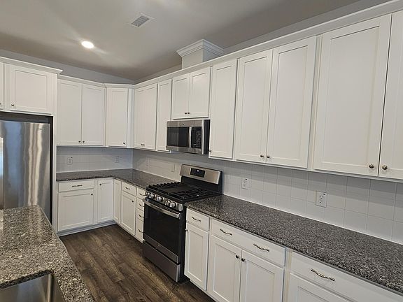 5th image of 1038 Manorhaven Dr