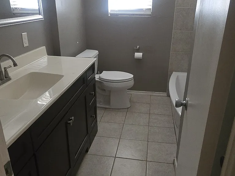 8057 Fall River Dr — Photo 9