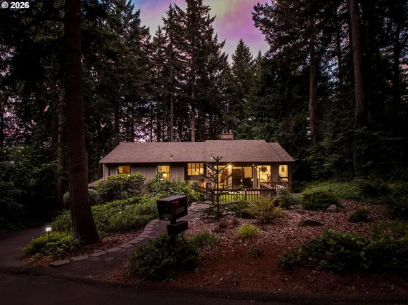 2592 Hillcrest Ct, West Linn, OR 97068