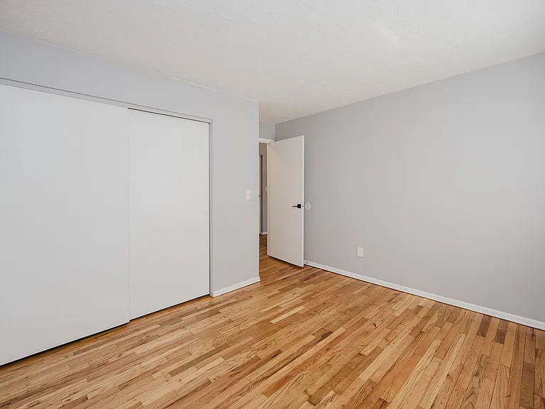 6300 Montgomery — Photo 39