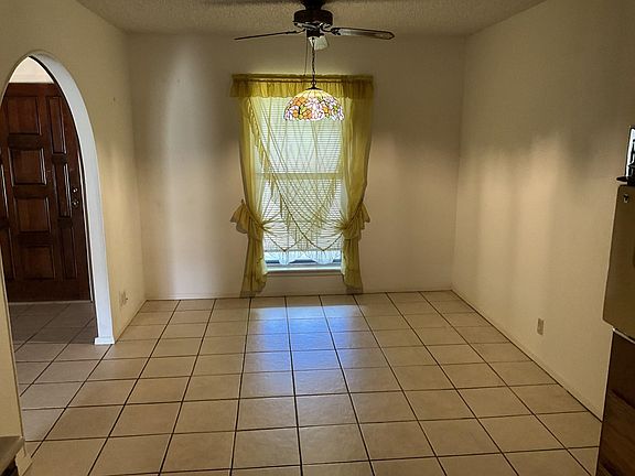 4th image of 121 Michelle Dr