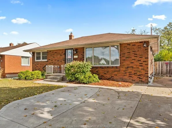 1374 Josephine Ave, Windsor, ON N9B 2L9