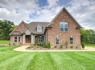 114 Countrywood Dr, Lebanon, TN 37087