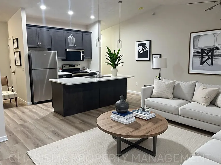 32nd Street Condominiums — Photo 29