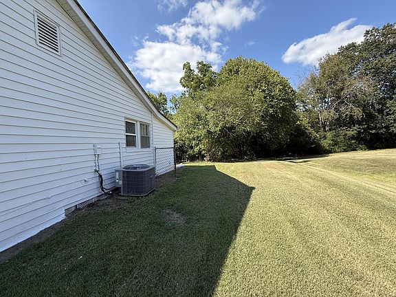 3rd image of 165 County Road 900
