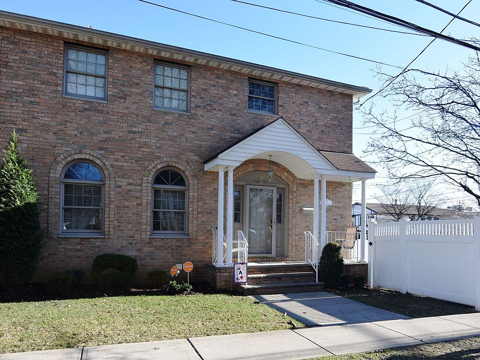 1st image of 72 Bear St