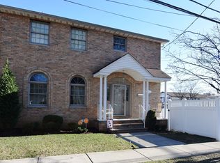 72 Bear St, Staten Island, NY 10304