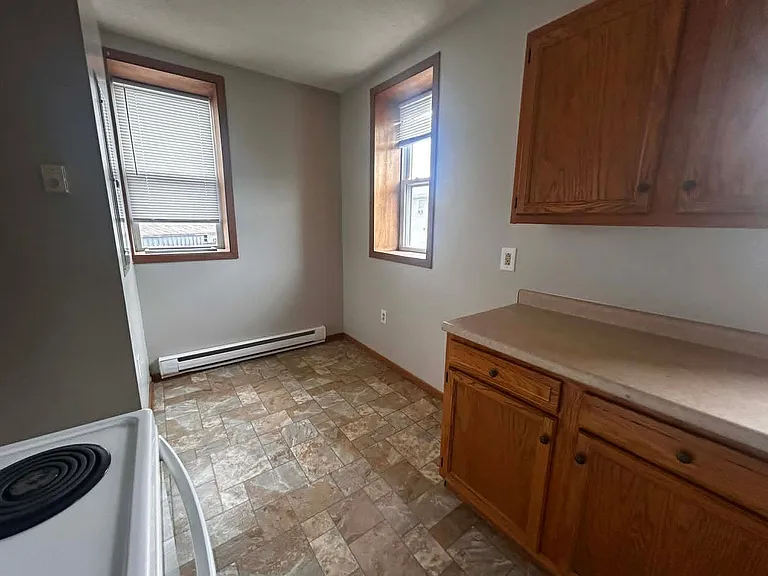 29 McCulloh St — Photo 11