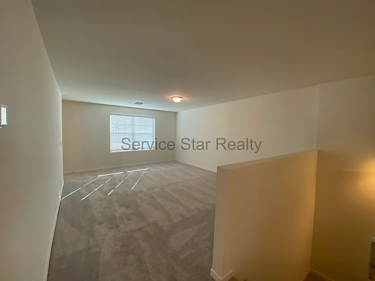 2402 E Alonso Dr — Photo 11