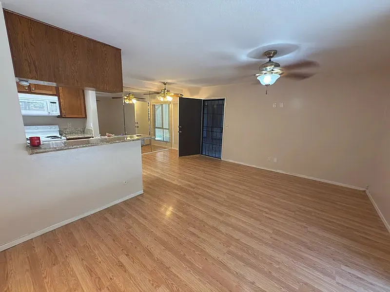 1 bed, 1.0 bath, 639 sqft, $1,690 — Photo 3