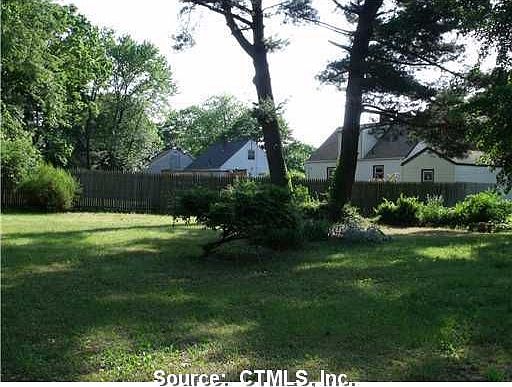 2nd image of 567 Buckingham Ave