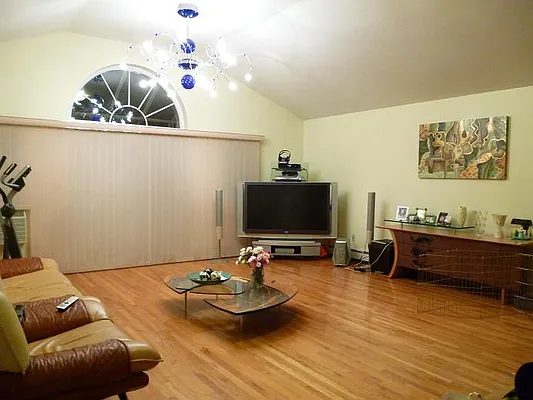 Sold by Big Apple Homes Realty | media 3