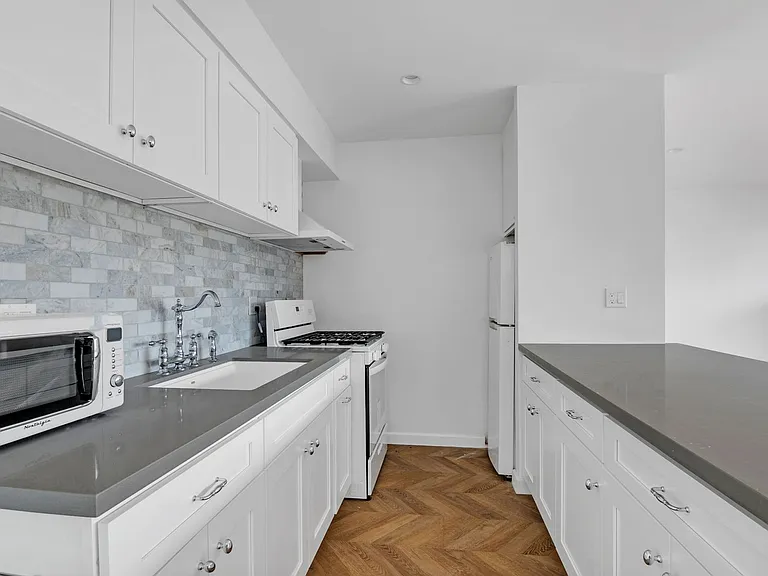 542 Glenrock Ave — Photo 42