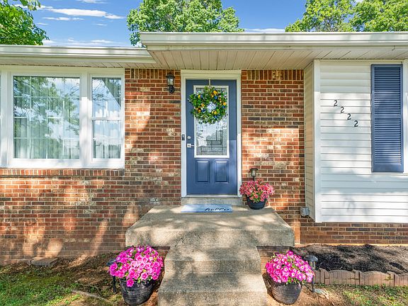 5th image of 2222 Robin Dr