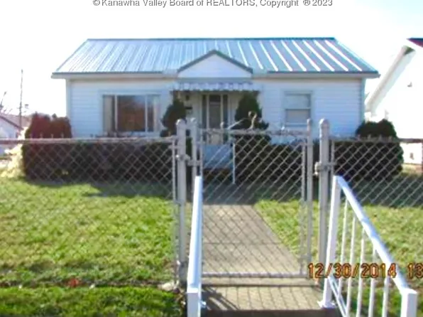 2419 McKinley Ave, Saint Albans, WV 25177