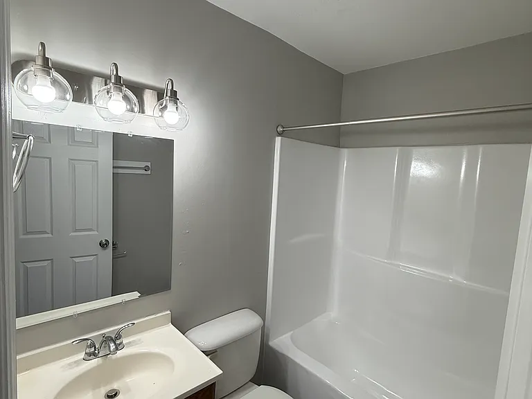 800 Lullwater Rd — Photo 11