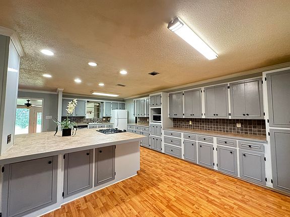 4th image of 1511 Hickory Bnd