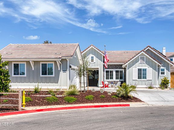 4th image of 1470 Bacchus Ln