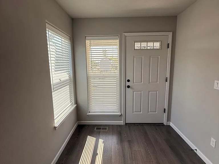 202-204 Williams St — Photo 5