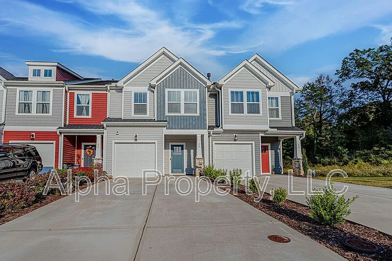 32 Mardale Ln