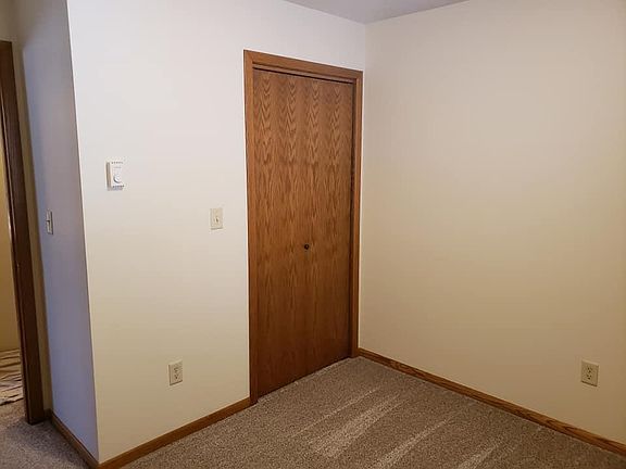 5th image of 402 Cedar Ct