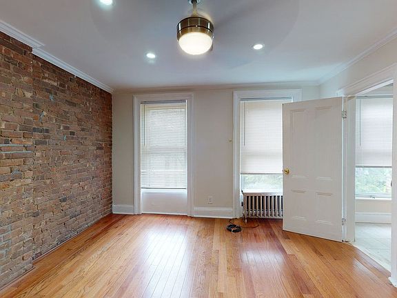 3rd image of 134 Saint James Pl #3