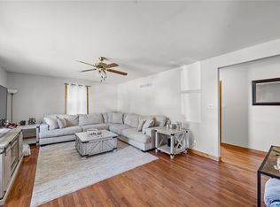 305 Valley Pl, De Soto, MO 63020
