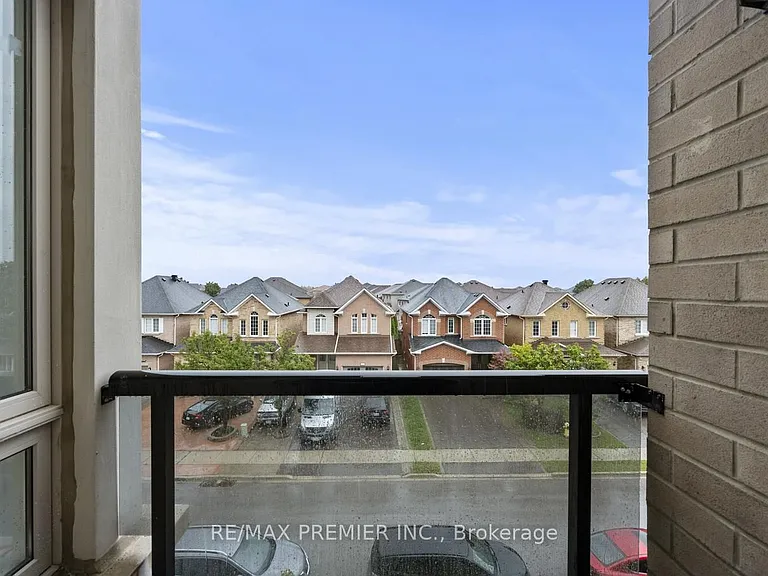 105 Kayla Cres #10 — Photo 32
