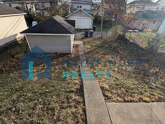 3rd image of 58 E Hillcrest Ave