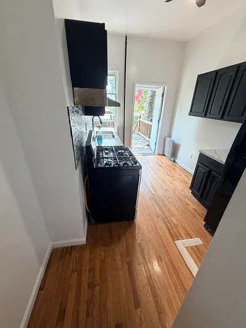 2 bed, 879 sqft, $2,997 — Photo 4