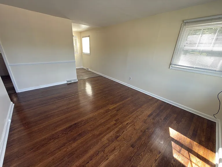 975 Depot St NE — Photo 10