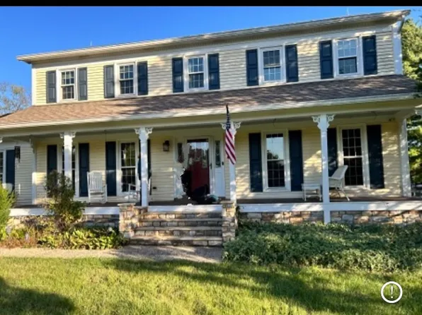 7611 Lake Pointe Dr, Crestwood, KY 40014