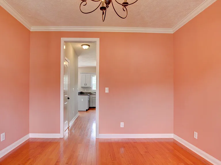 716 Cavalier Dr — Photo 76