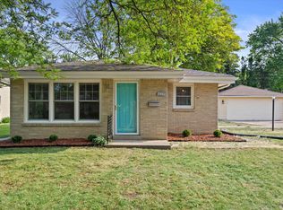 8852 W Denver Ave, Milwaukee, WI 53224