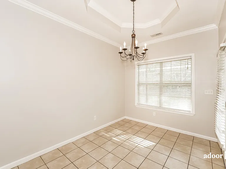 1044 Kerry Dr — Photo 7