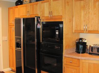 1670 McManus Dr, Troy, MI 48084