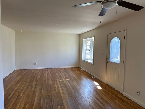 4th image of 22435 Chappel Ave